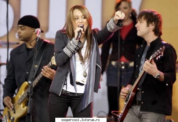 super lor! miley look nou coafura sooper Admin