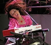 stilul lui miley cyrus stil rock-cool
