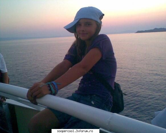 numele meu e mele sunt andry ws andre.am parul blond.imi plc sa ma disptrez shi sa ma duc la magazin
