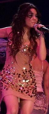 Prietenii nostrii din spatele cortinei - vanessa anee hudgens as gabriella in high - Stiluri si poze...