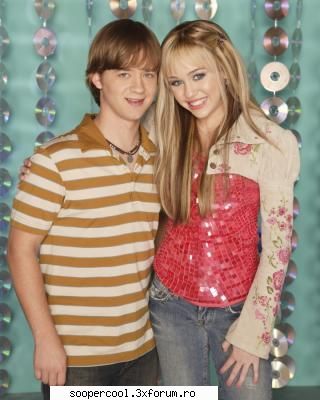 jason and  hannah prietenii nostrii din spatele cortinei